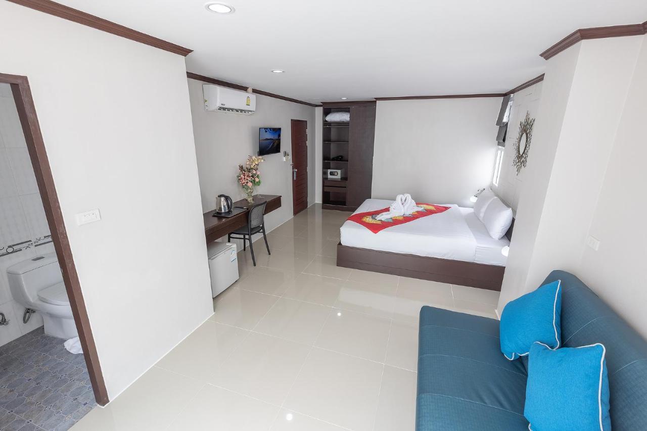 The Chic Patong Otel Dış mekan fotoğraf
