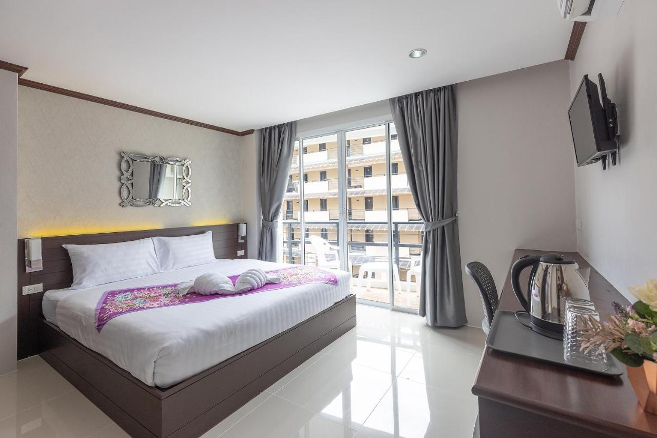 The Chic Patong Otel Dış mekan fotoğraf