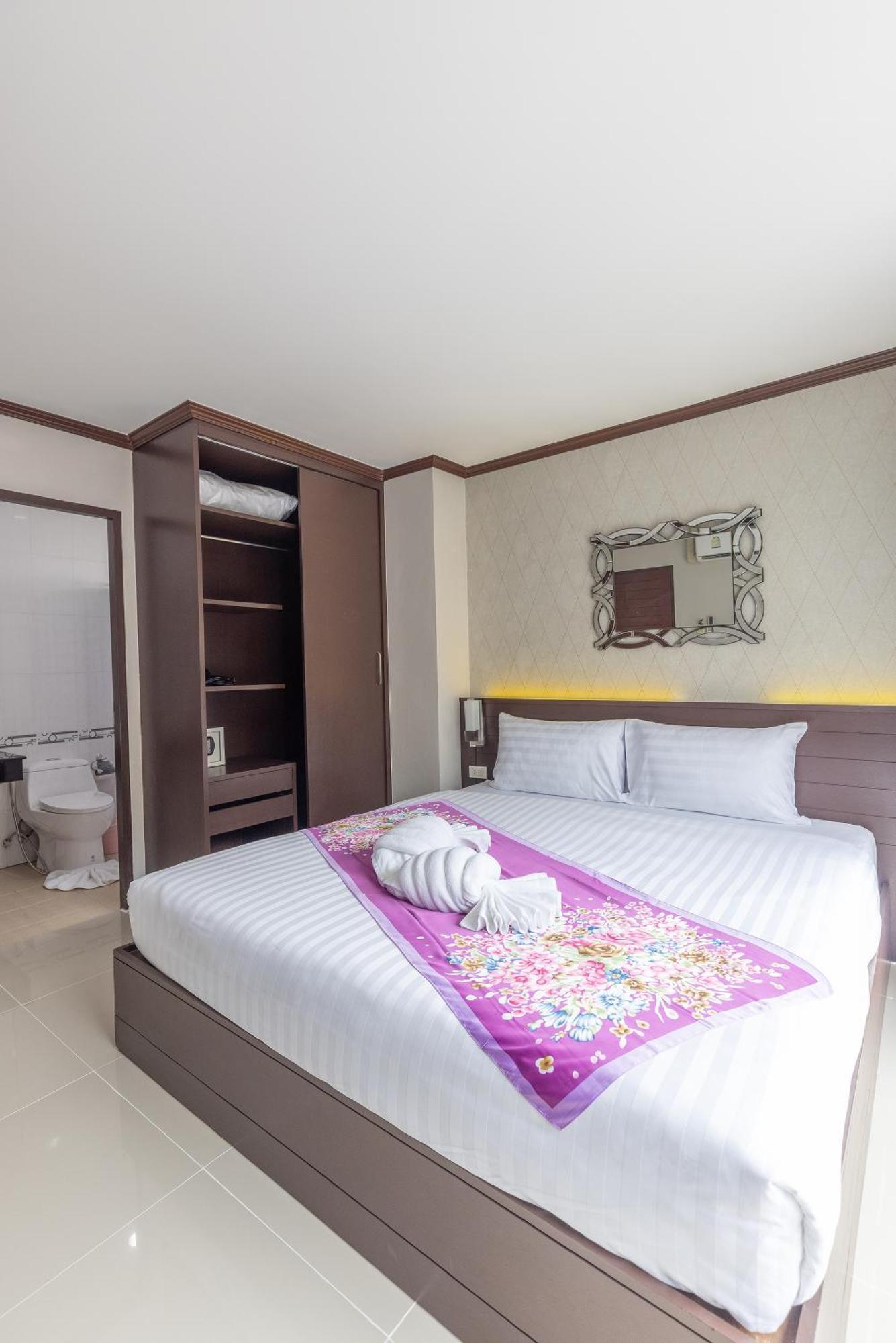 The Chic Patong Otel Oda fotoğraf
