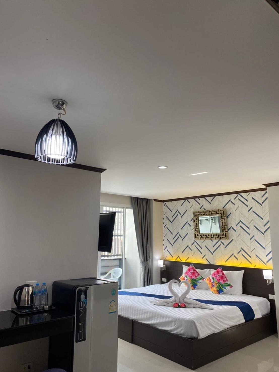 The Chic Patong Otel Oda fotoğraf