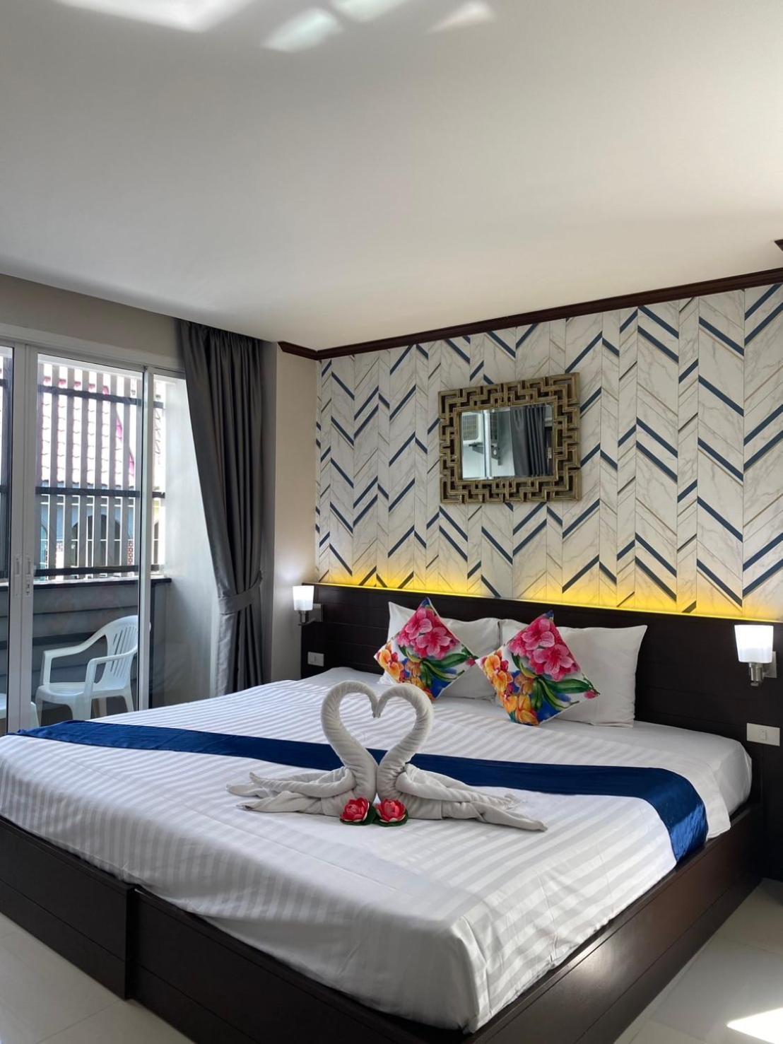 The Chic Patong Otel Oda fotoğraf
